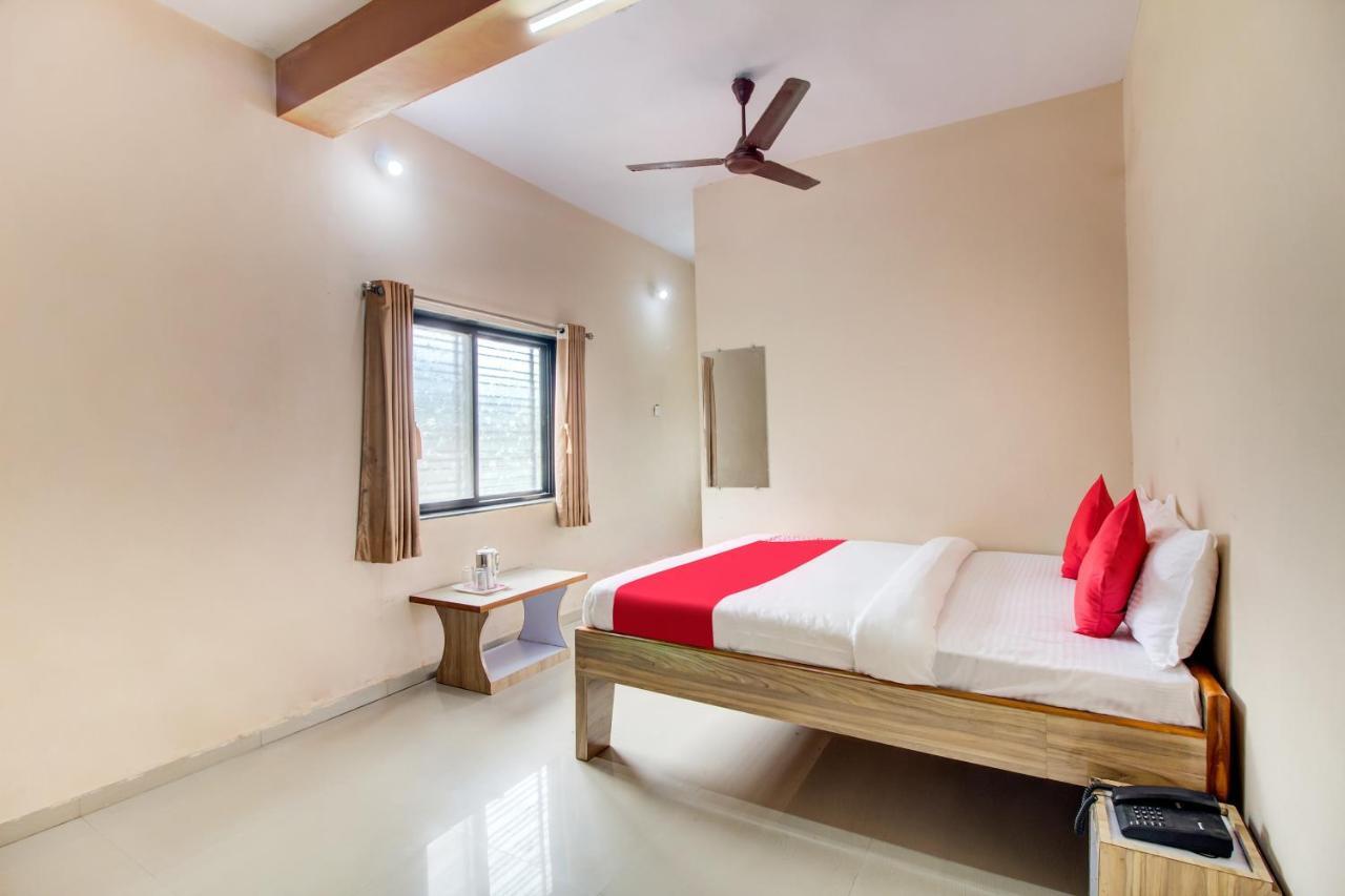 Oyo 48915 Chaitanya Green Park Hotel Vani Exterior photo