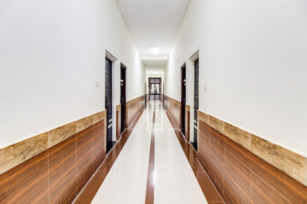 Oyo 48915 Chaitanya Green Park Hotel Vani Exterior photo